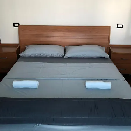 Pm 3 Via Massimiliano Grazia Appartement